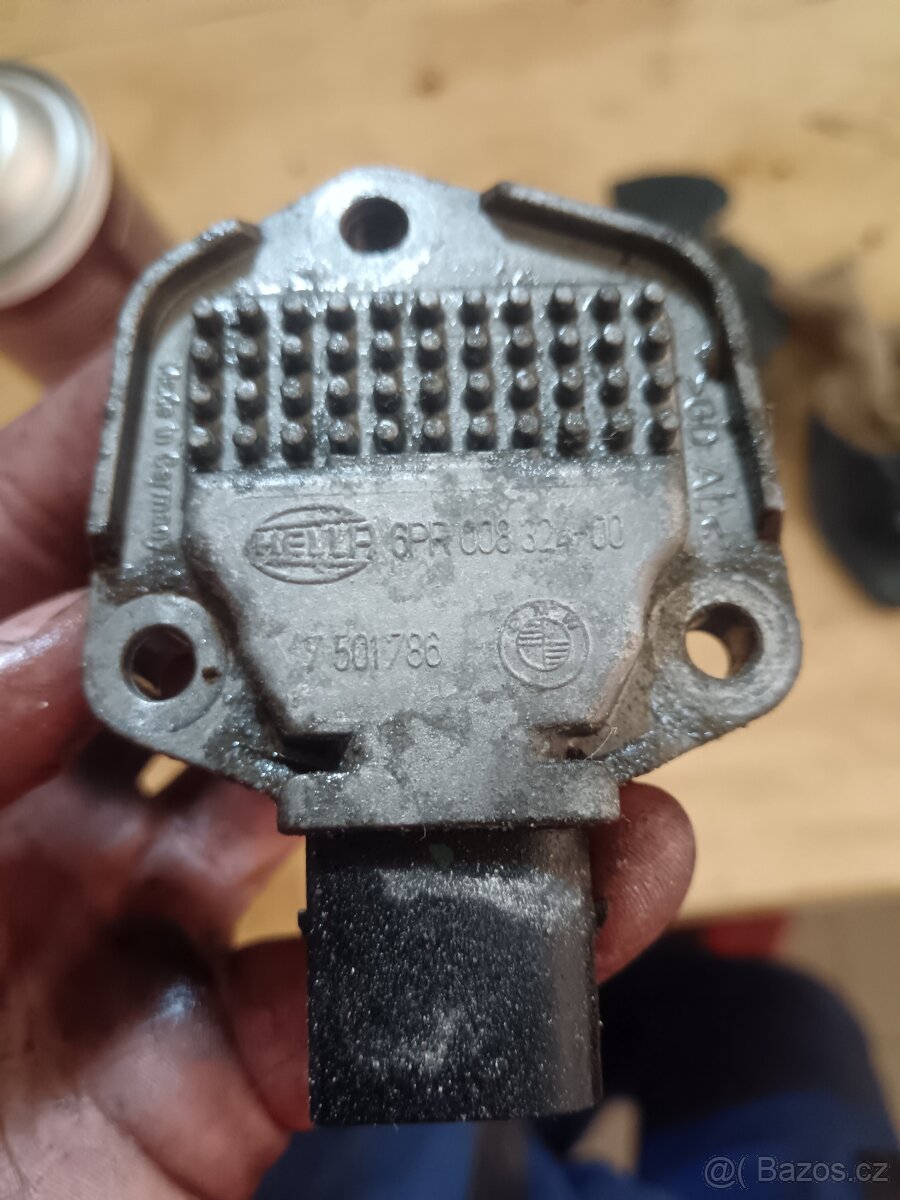 Chladič oleje BMW E90 318i 95kw - 5