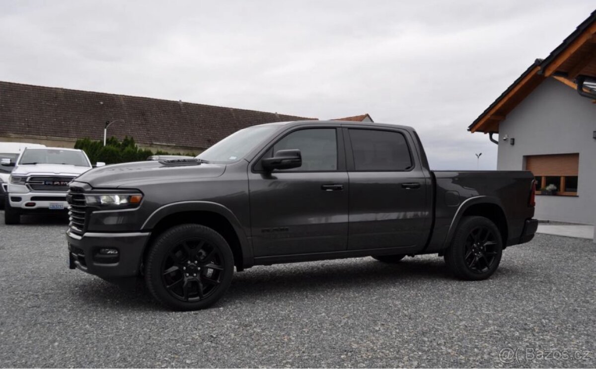 LARAMIE NIGHT PREMIUM 2025 3.0 Twin Turbo 420 KM - 5