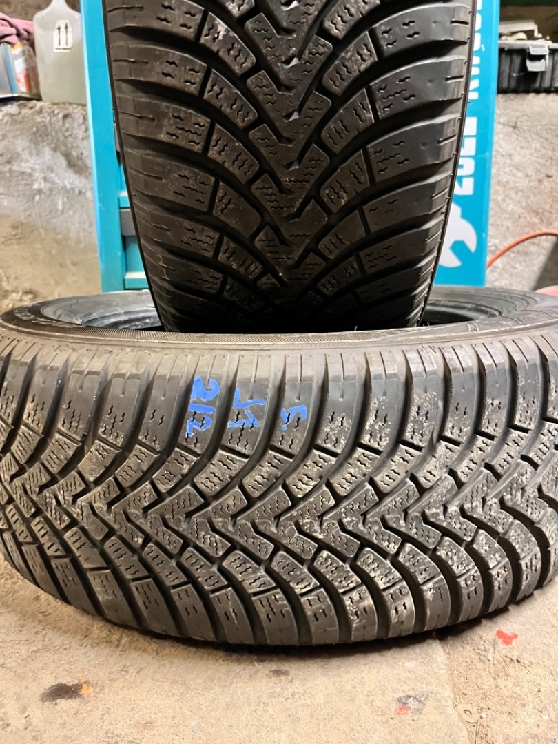 2x 225/60 R17 zimní pneu - 5