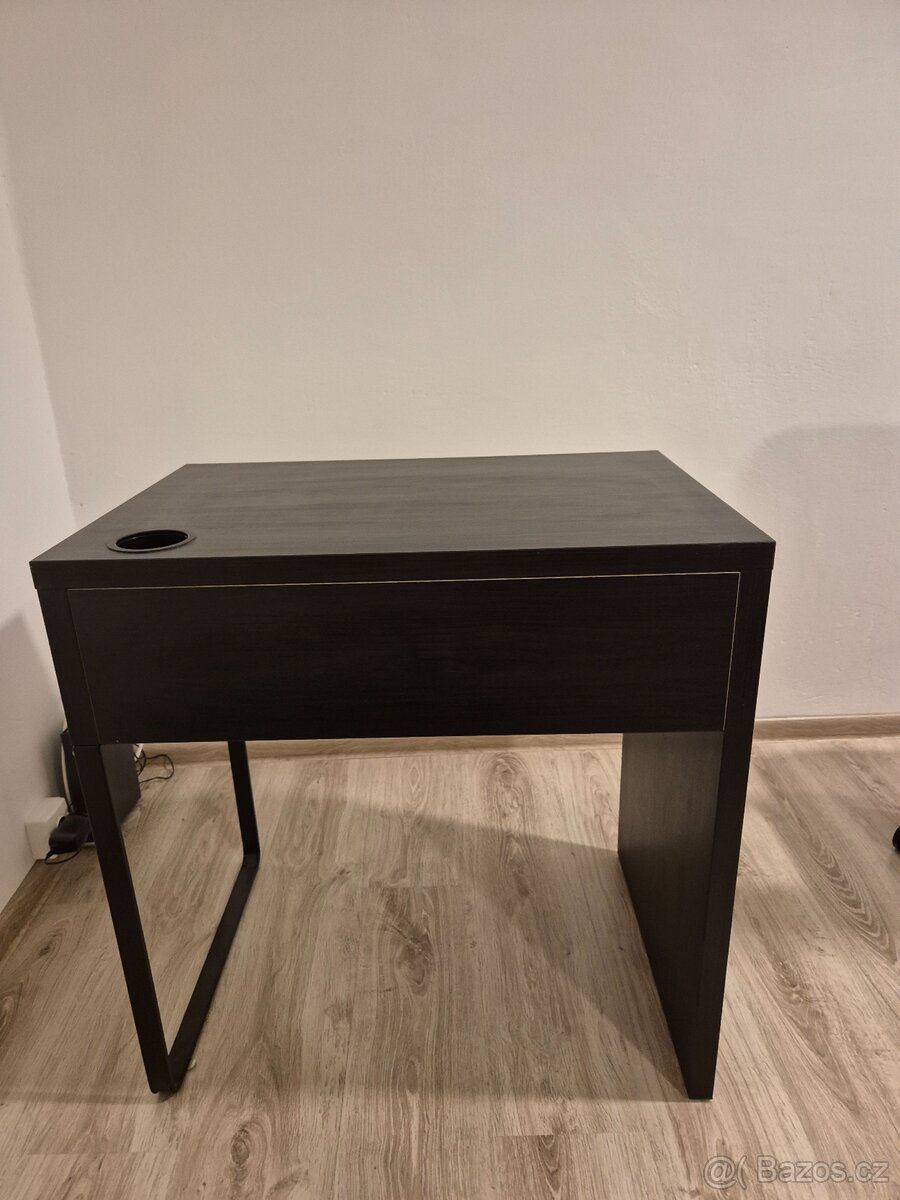 Psací stůl s kolečkovou židlí - 5