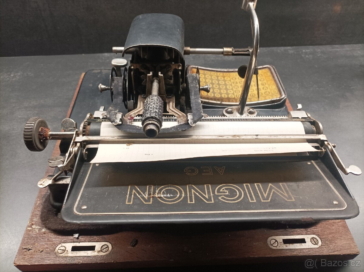Starožitný psací stroj - 5