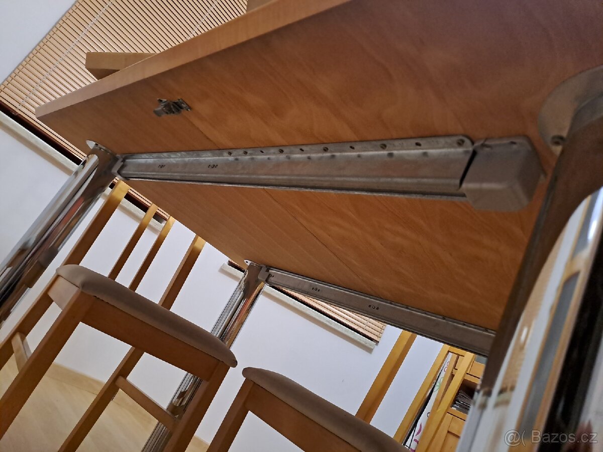 Jídelní stůl, masivní dýha - 5