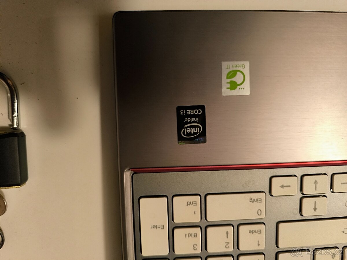 FUJITSU Lifebook E735 - 5