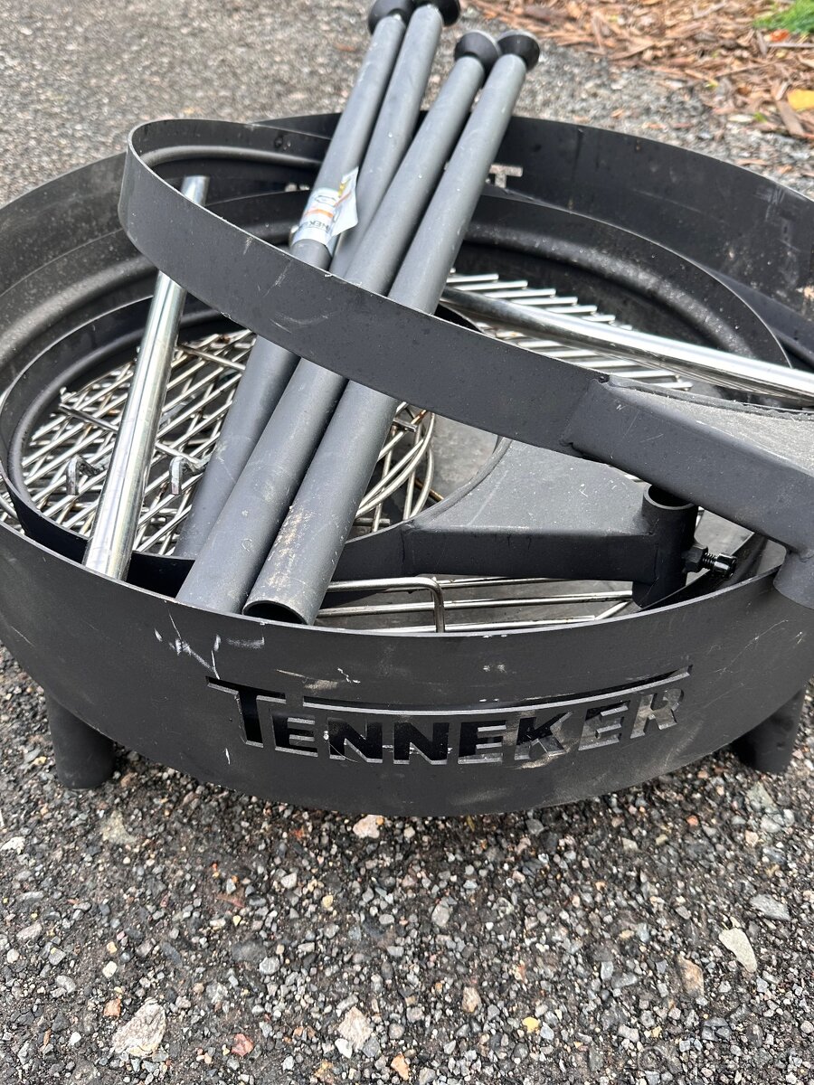 Gril Tenneker na dřěvěné uhlí - 5