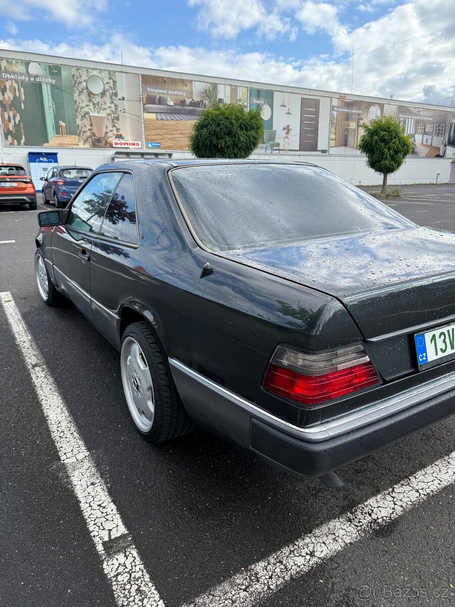 Mercedes-Benz C124 Coupé - 5
