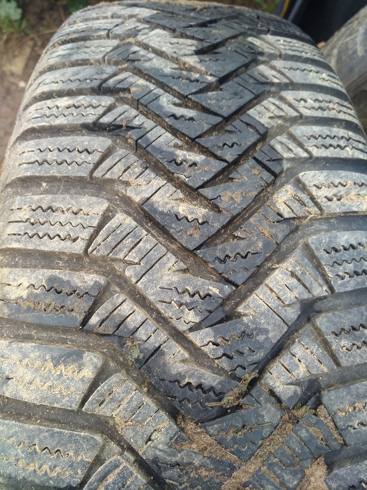 zimní pneu LAUFENN 185/65/15 5x112 6Jx15H2 ET45 - 5