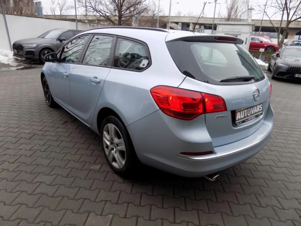 Opel Astra, 2.0 CDTi - 5