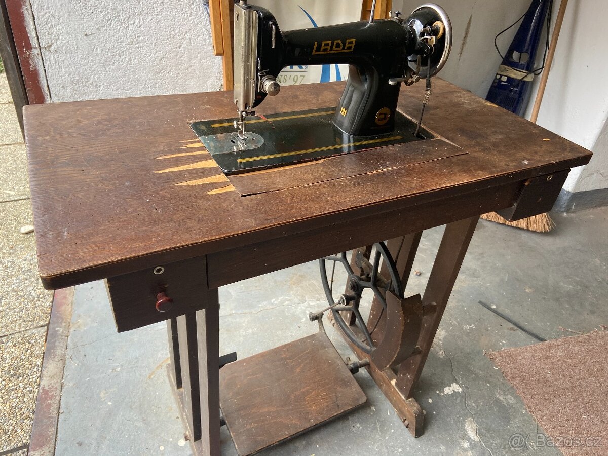 Prodej šicího stroje Lada - 5