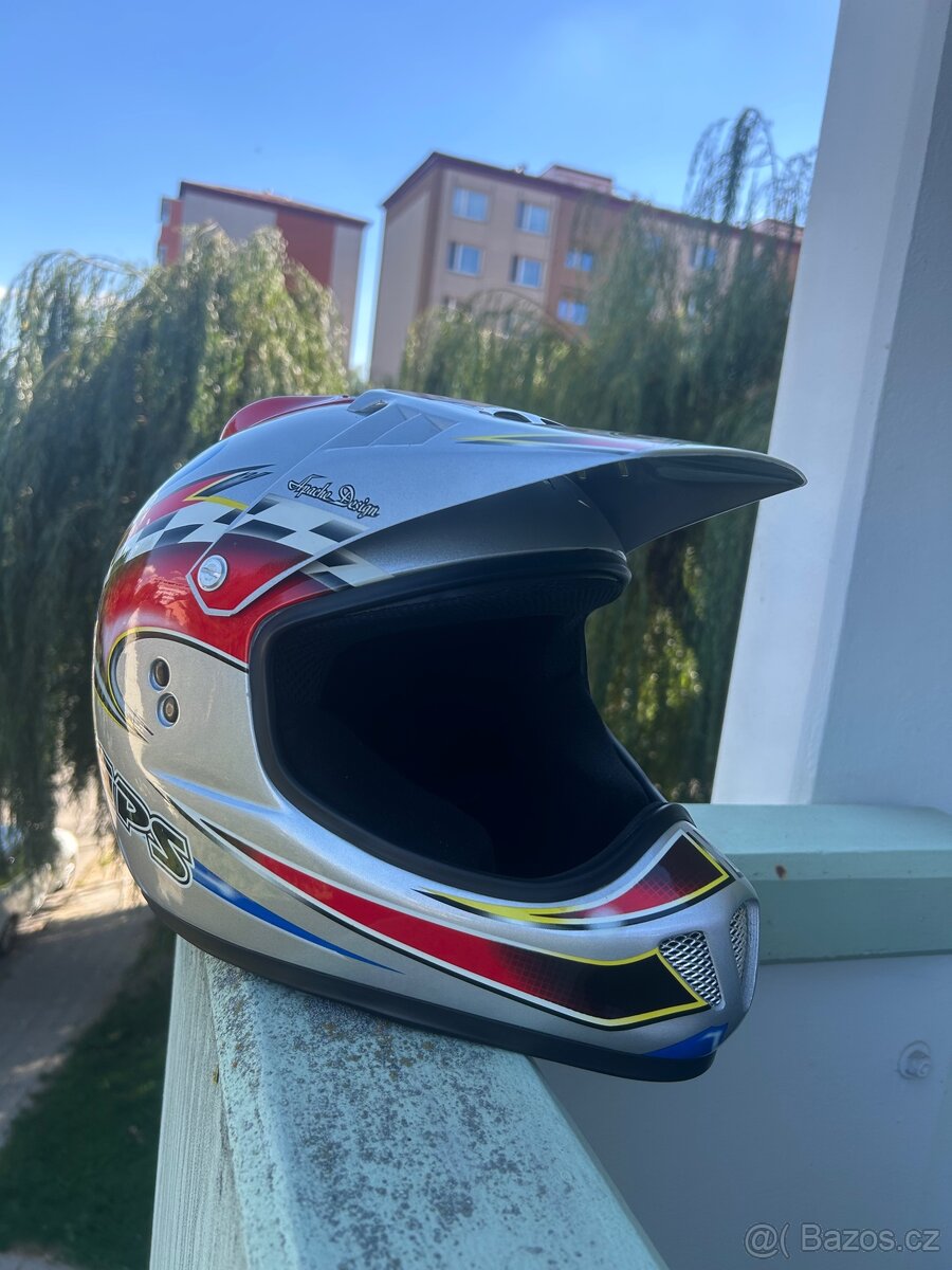 helma na motocross