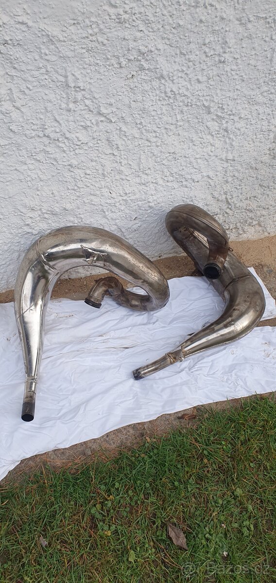 KTM výfuk a karbonový kryt 2t