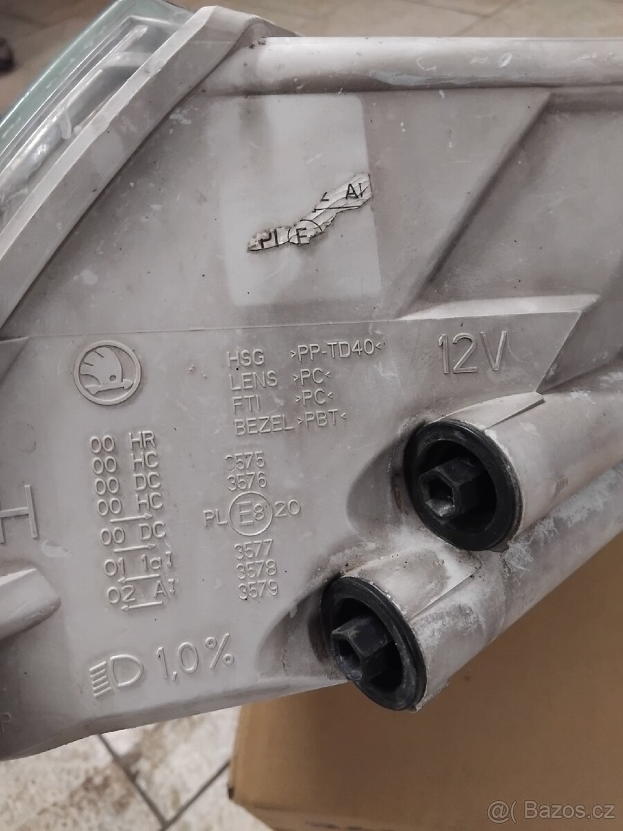 Octavia 2 pravé přední světlo H7 - 5