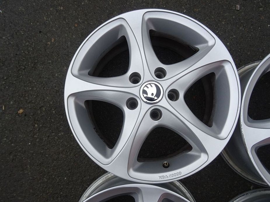 Alu disky na Škoda, 16", 5x112, ET 35, šířka 7J - 5