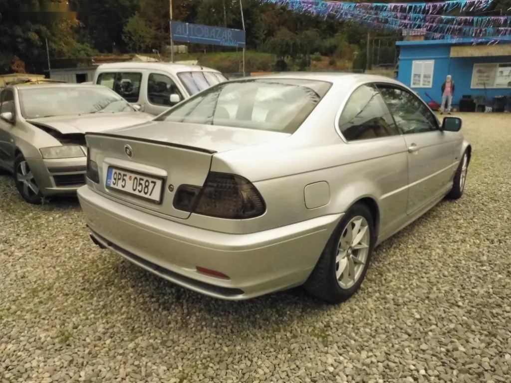 BMW Řada 3, 323 CI - 5