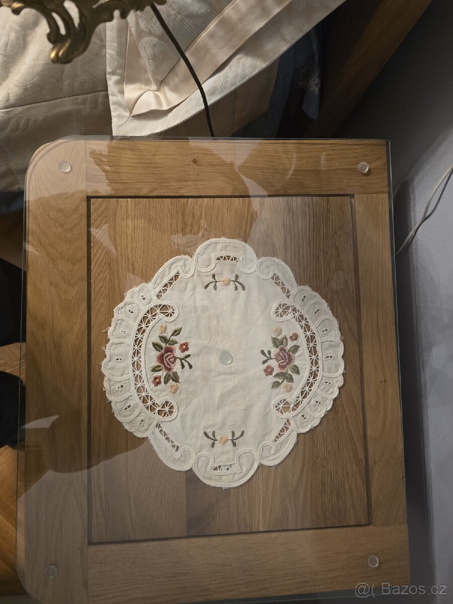 Dubova postel s nocnimi stolky - 5