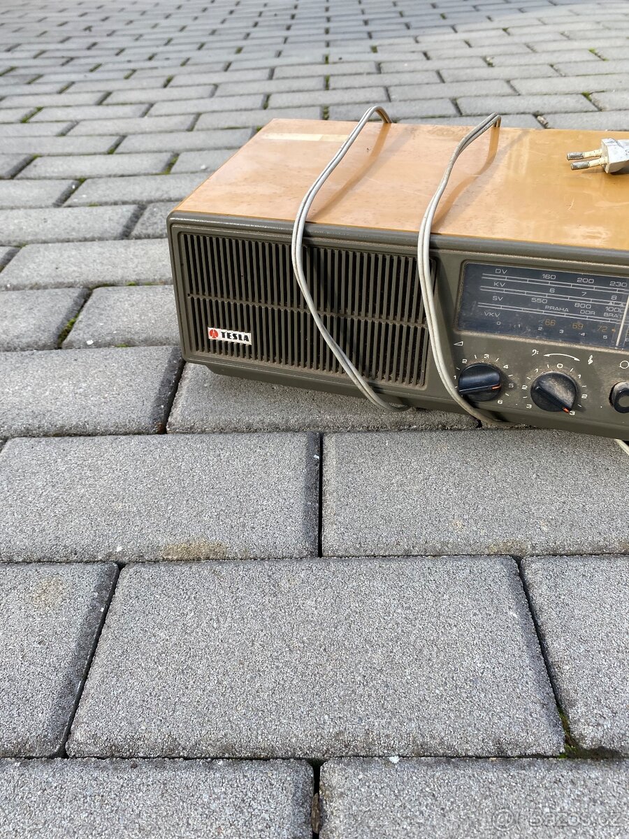 Retro rádio Tesla - 5