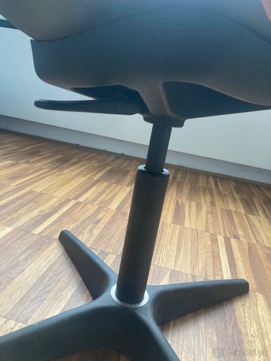 Otočná židle černá IKEA - 5