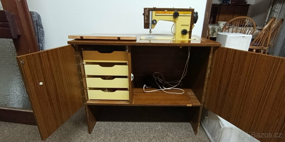 Škříňový šicí stroj Veritas - 5