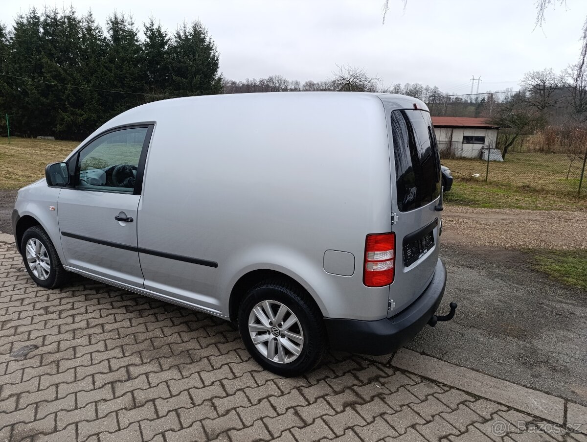 Volkswagen Caddy 1.6 TDi 75kw po servisu z.pneu TZ - 5