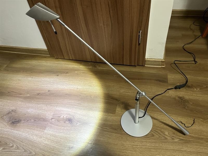 Moderní stolní lampa - 5