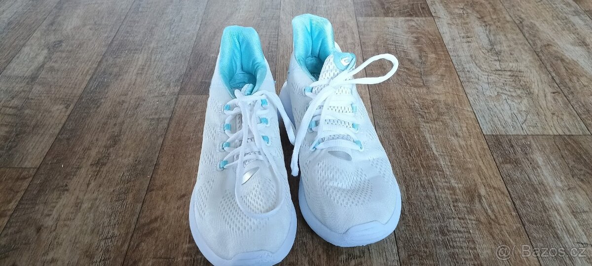 Prodám dětské boty zn. LOTO vel.38,5 - 5