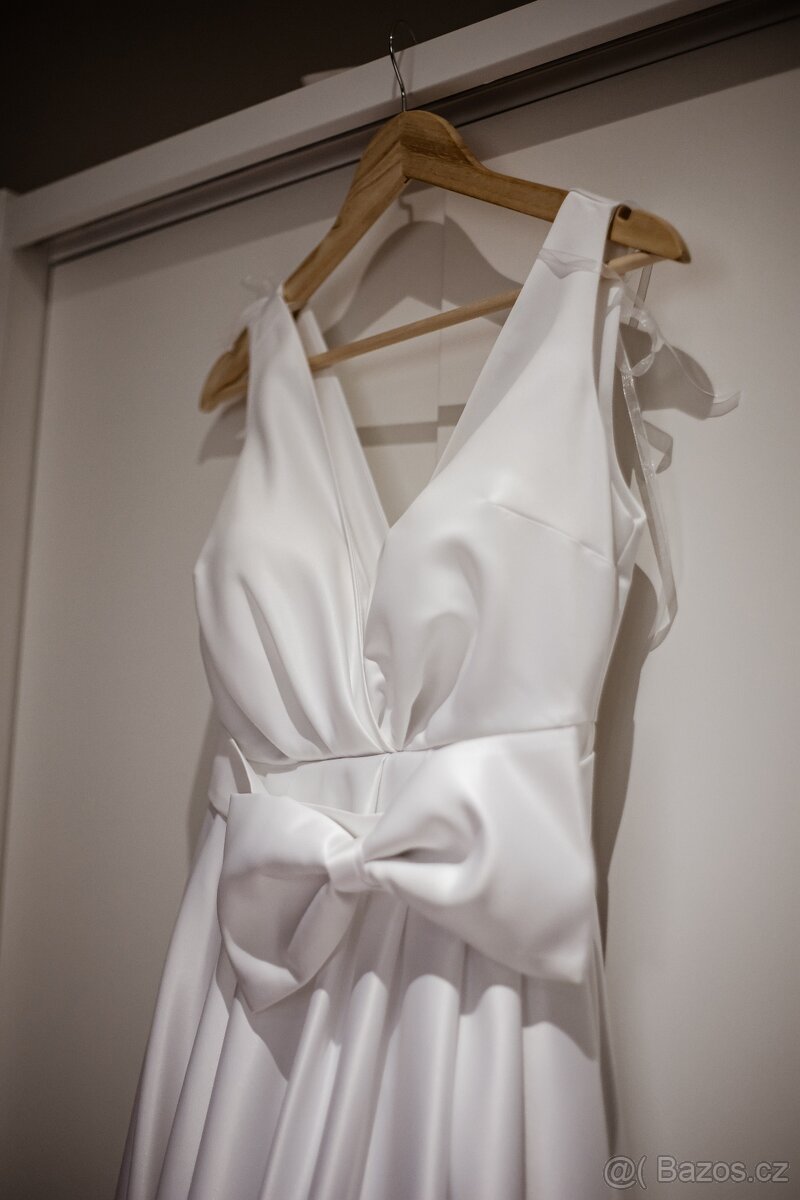 Saténové svatební šaty - 5