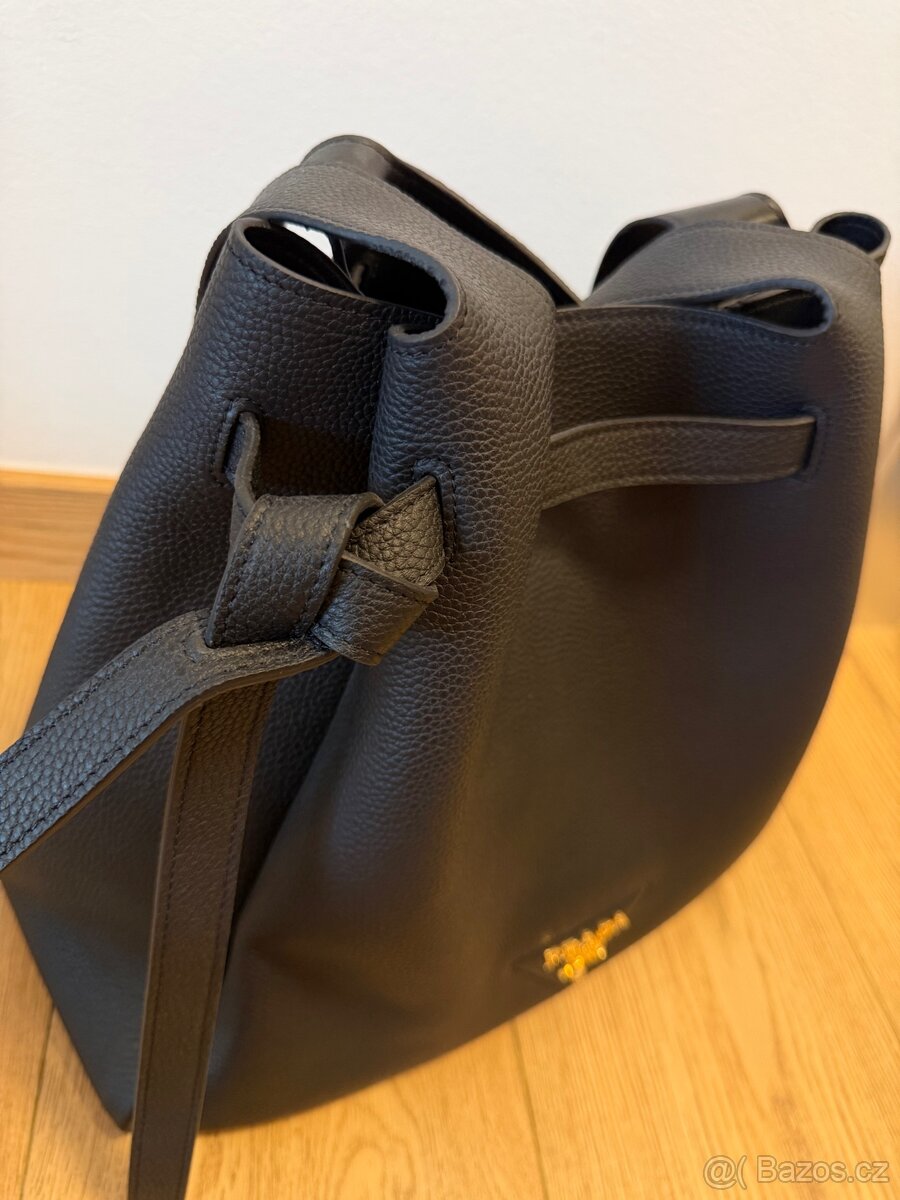 Módní černá kabelka - 5