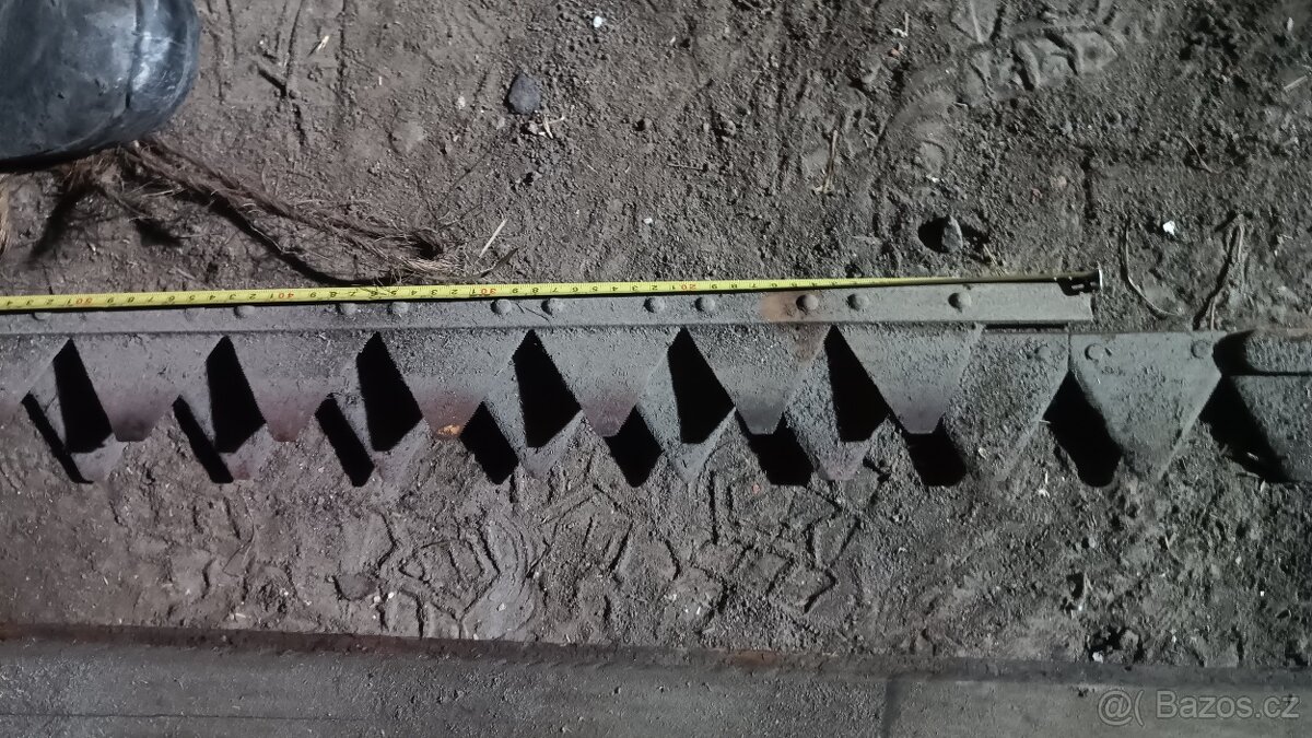 Prodám lištu do sekačky nebo kombajnu - 5