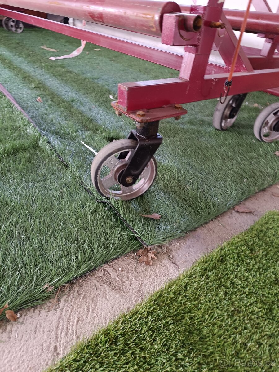 Pojízdné stojany na role koberců, PVC a pod. - 5