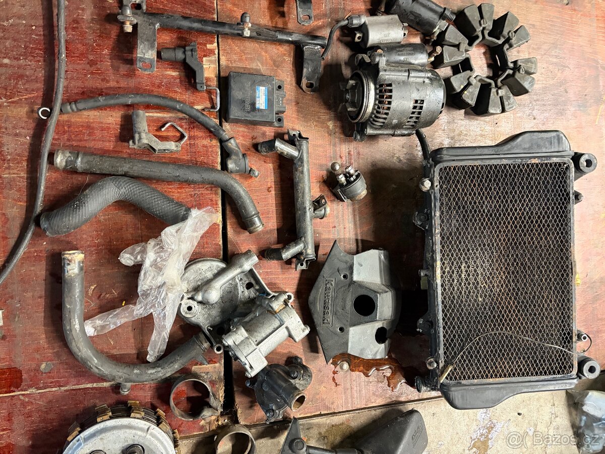 Kawasaki Gpz 900 - 5