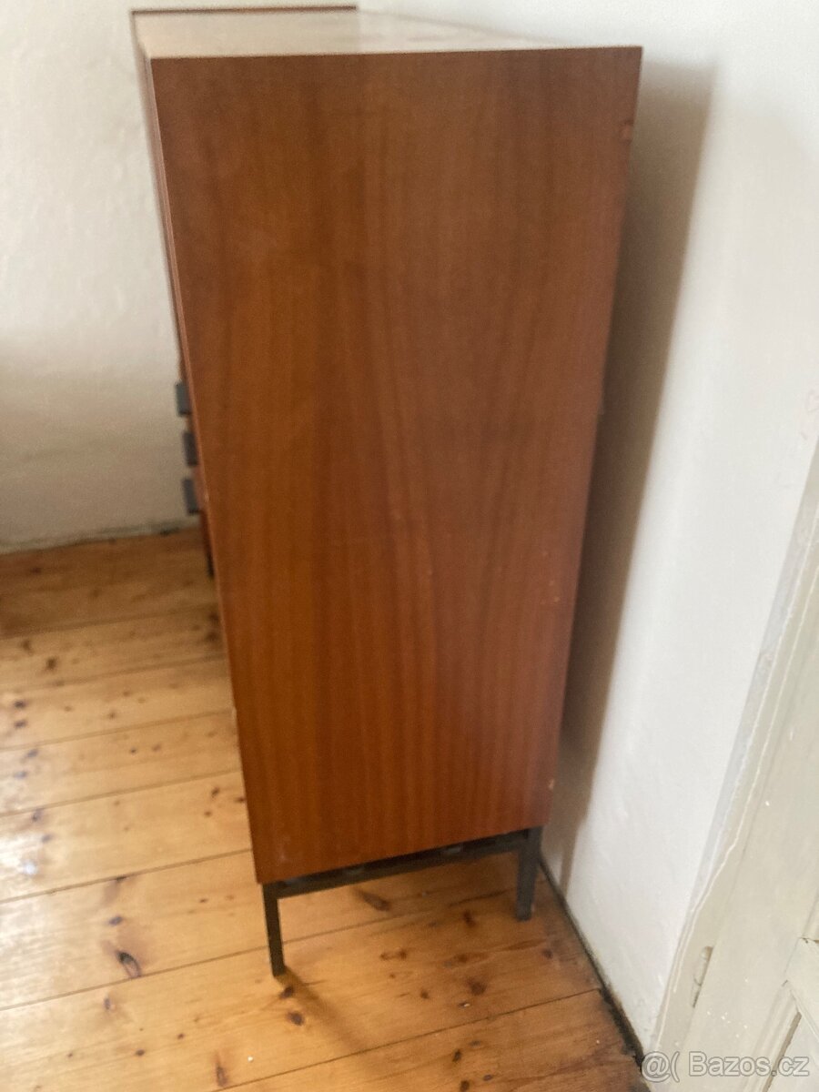 Knihovna F. Mezuláník, skříň - 5