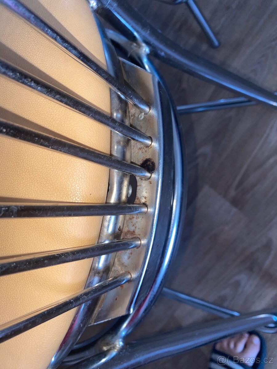 Jídelní stůl + 4 židle - 5