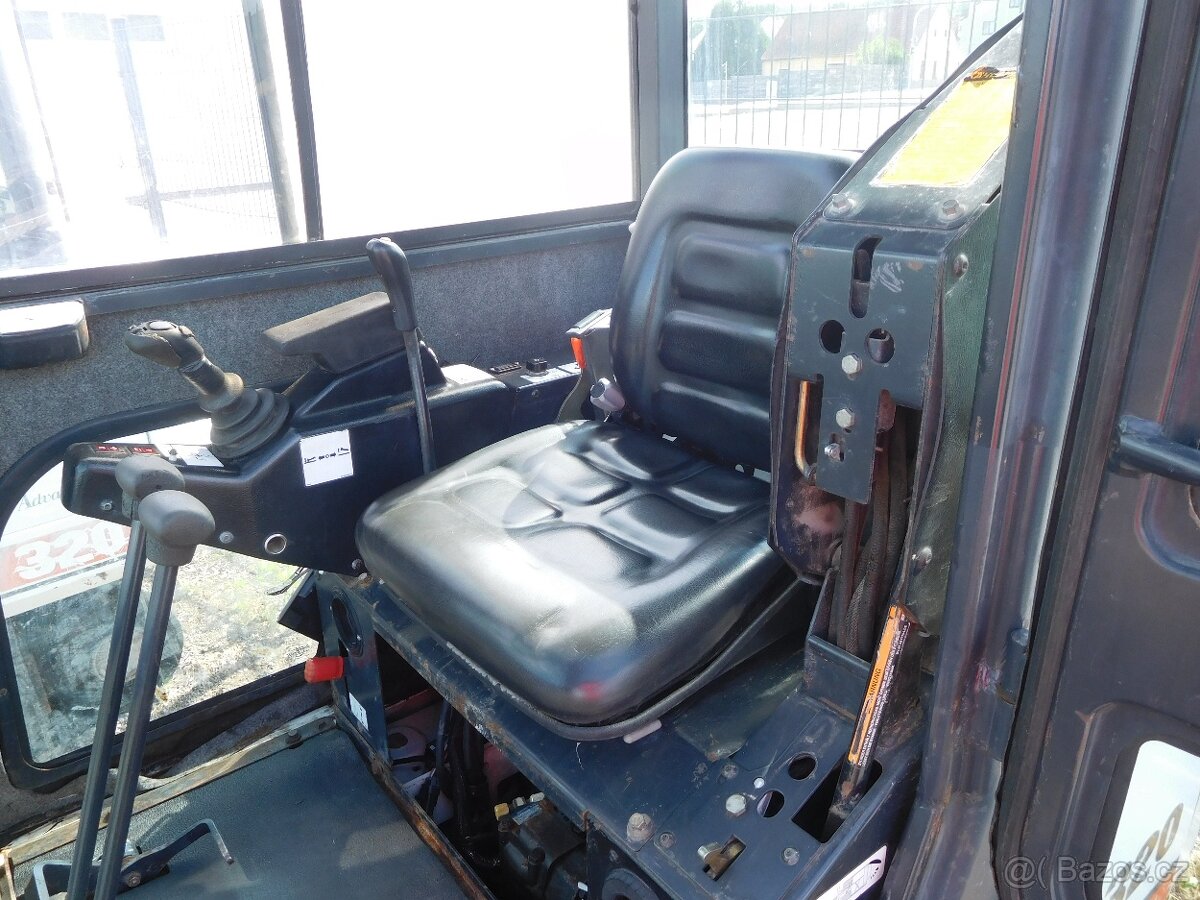 Minibagr BOBCAT 320d - 5