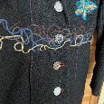 Dámský černý kabát s výšivkami, vel.L, NOVÝ - 5