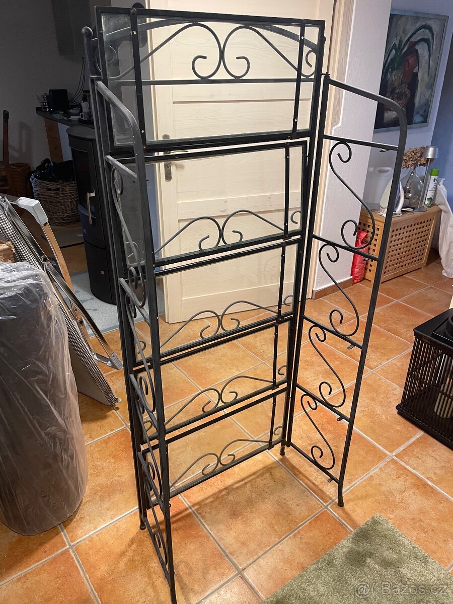 Stara skádací vitrína - 5