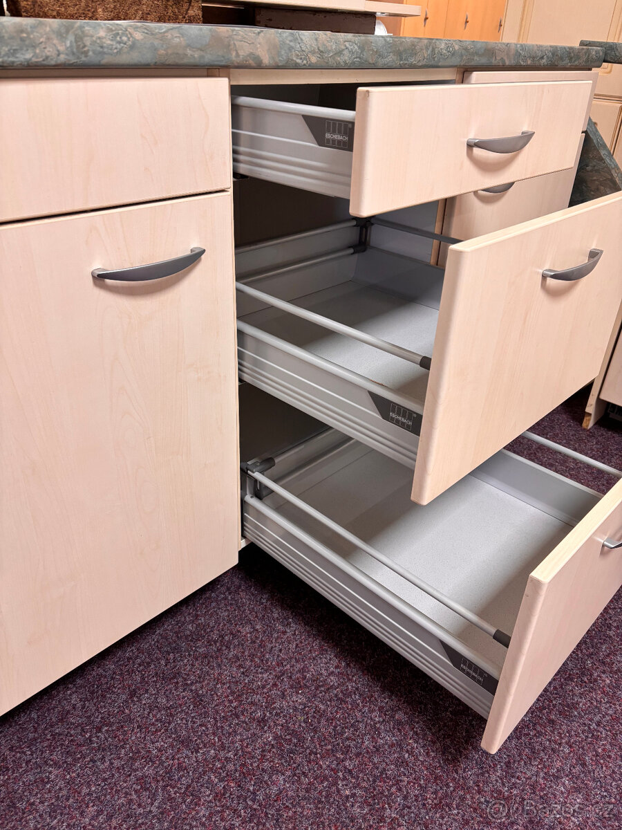 Kuchyňská linka vč spotřebičů - 5