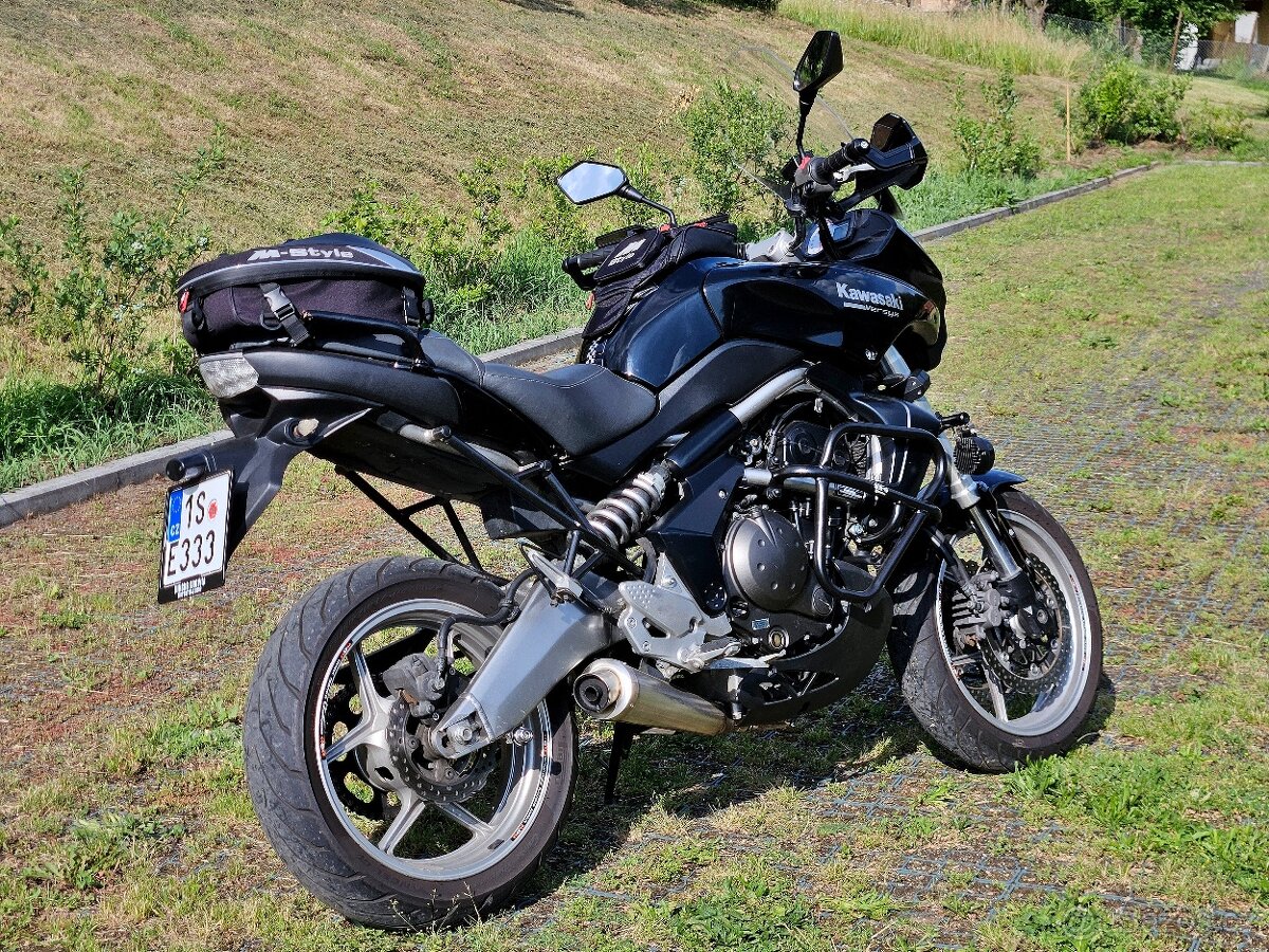 Zachovalý Kawasaki Versys KLE 650 s doplňky, STK 2027