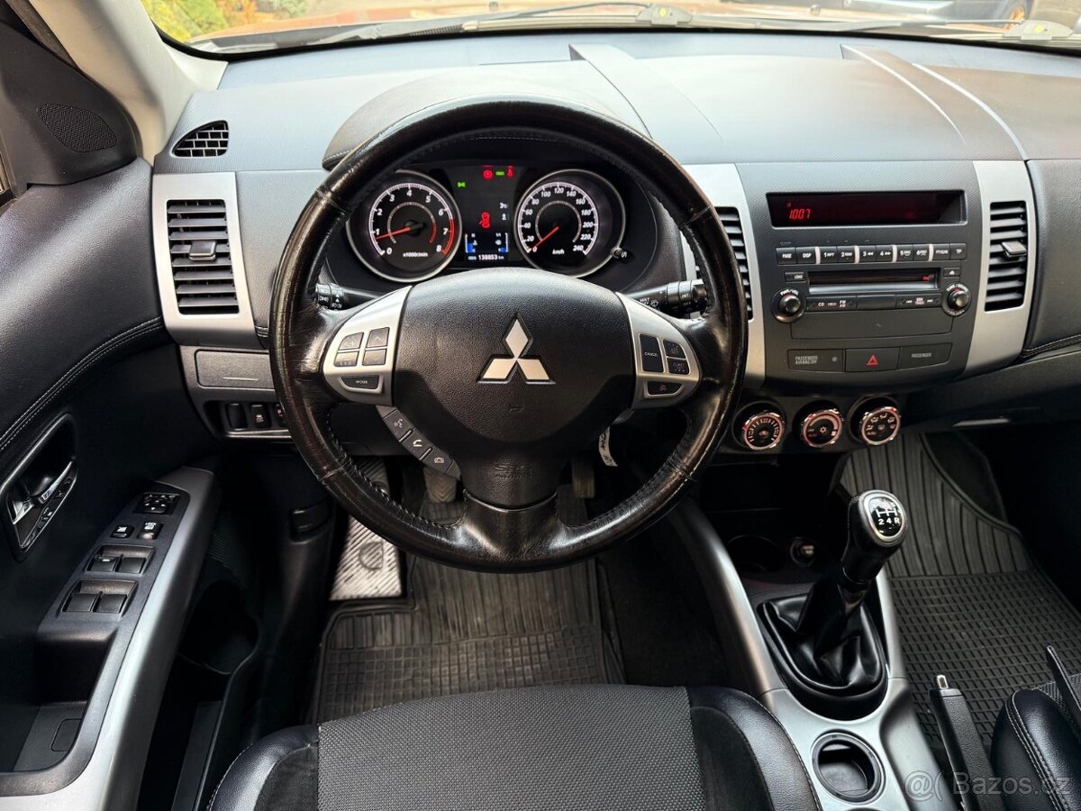 Mitsubishi Outlander 2,0i - 5