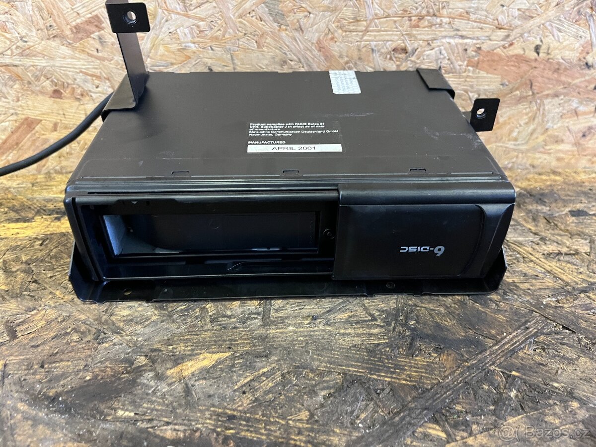 CD MĚNIČ VOLKSWAGEN TOUAREG 7L - 5