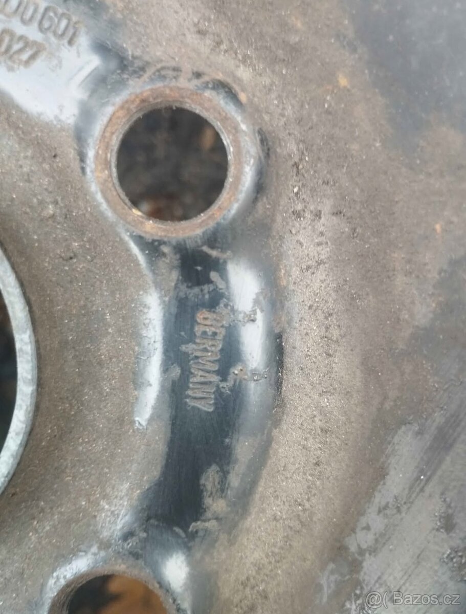 Rezerva s zimní pneu 195/65/15 od Audi - 5