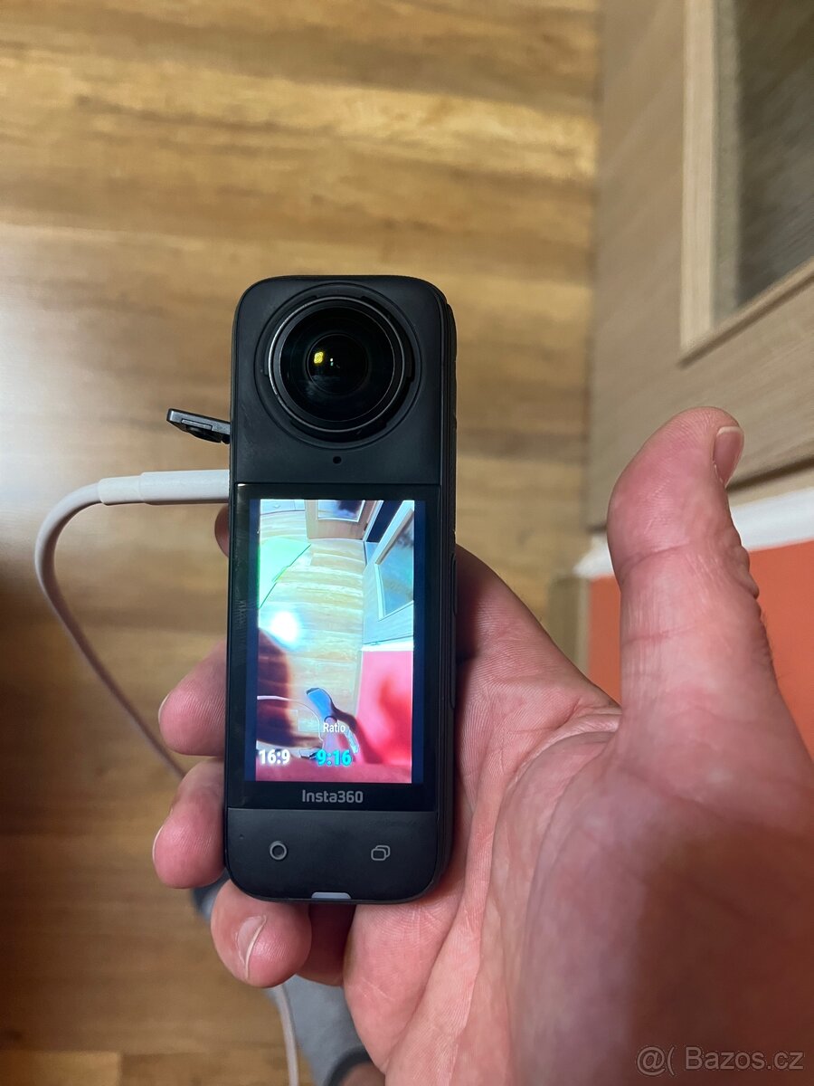 Insta 360 X4 - 5