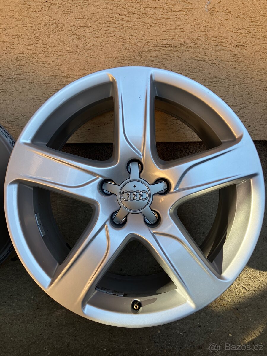 Audi R18 4G9601025E - 5