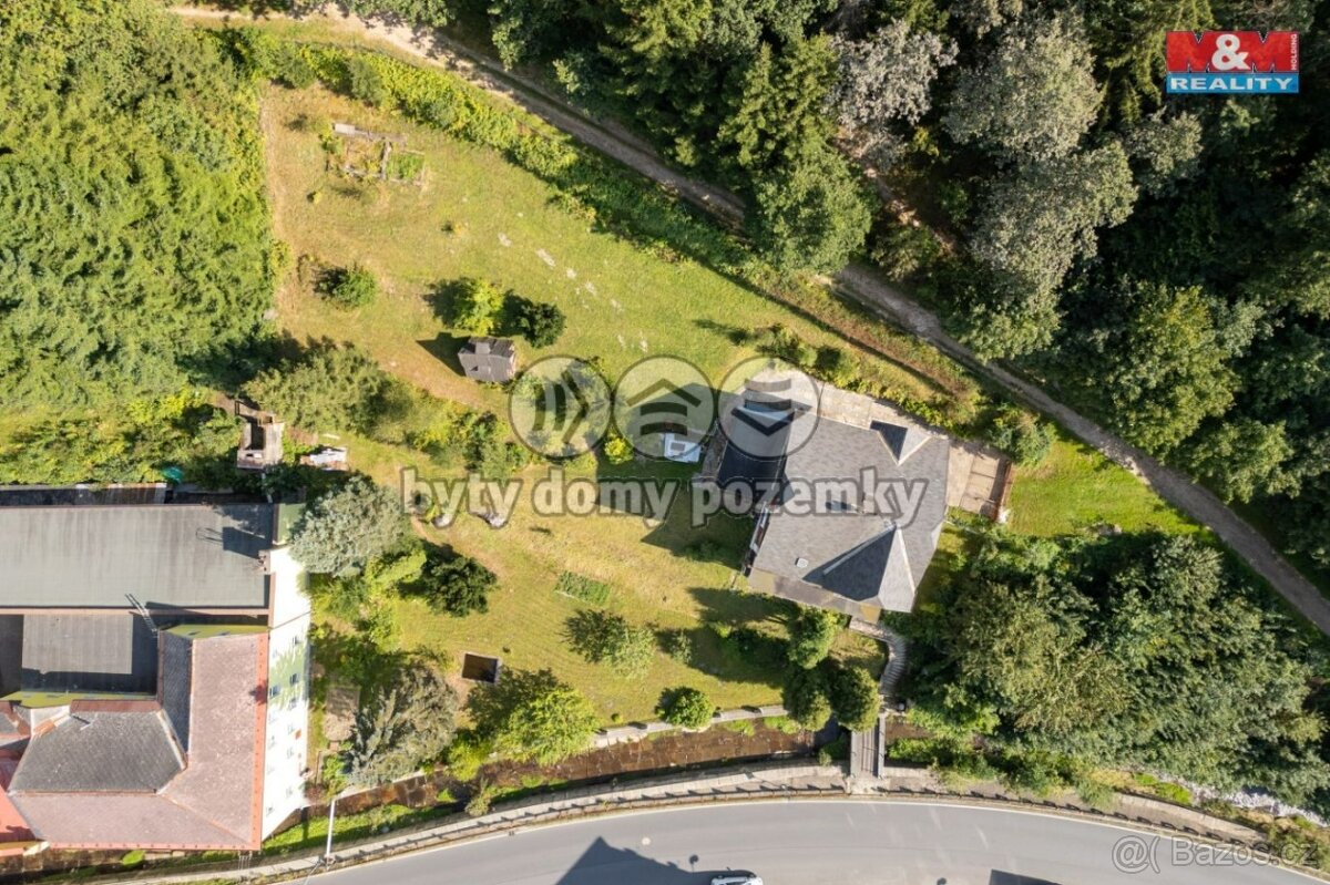 Prodej unikátního rodinného domu - 5