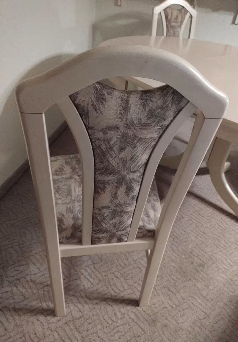 Stůl kulatý jídelní, rozkládací a 4 židle - 5