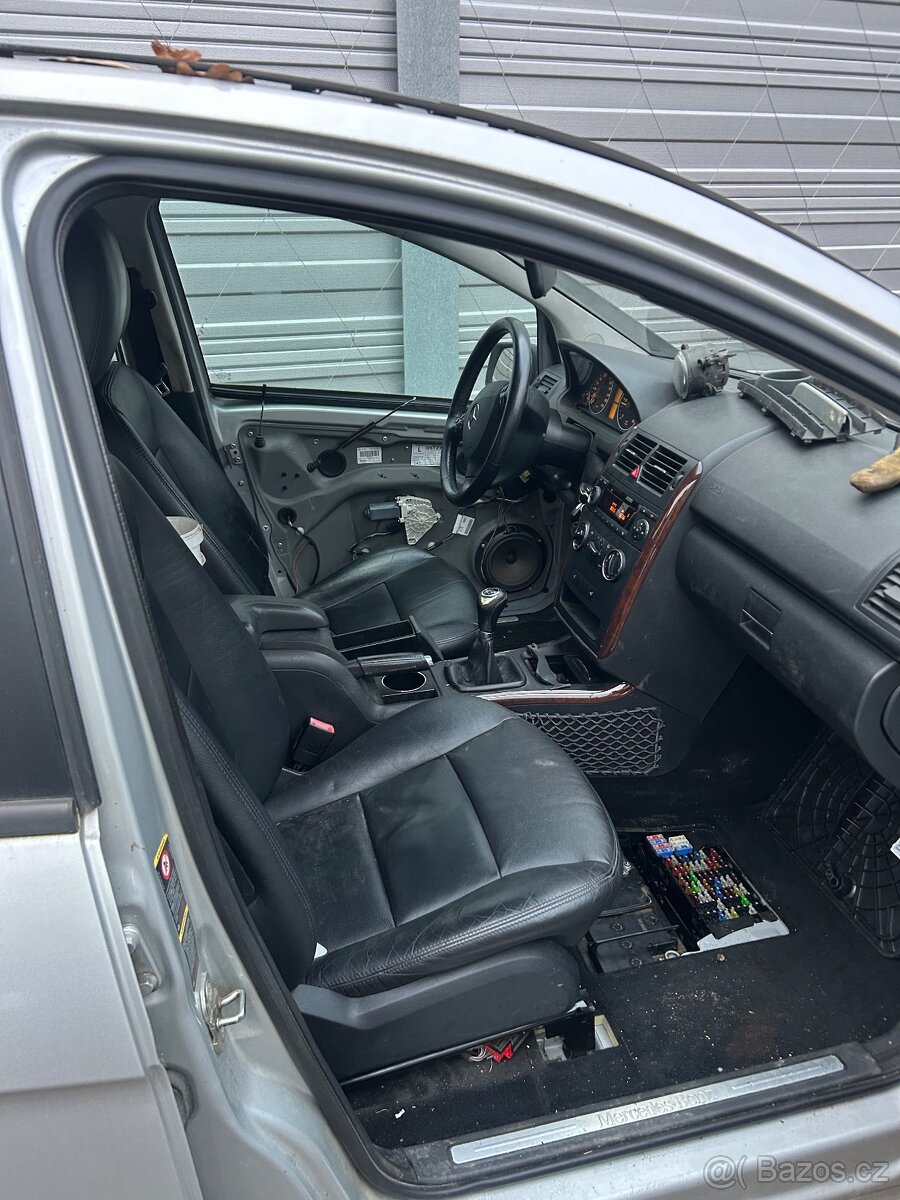 MERCEDES BENZ A 200 - 5