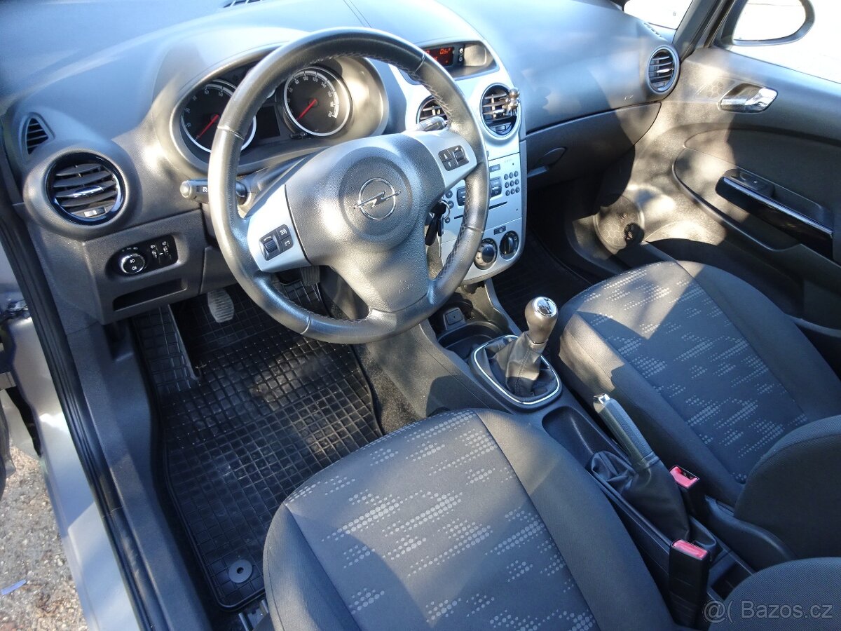 Opel Corsa 1.2i r.v.2011 (63 kw) Koupeno v ČR - 5