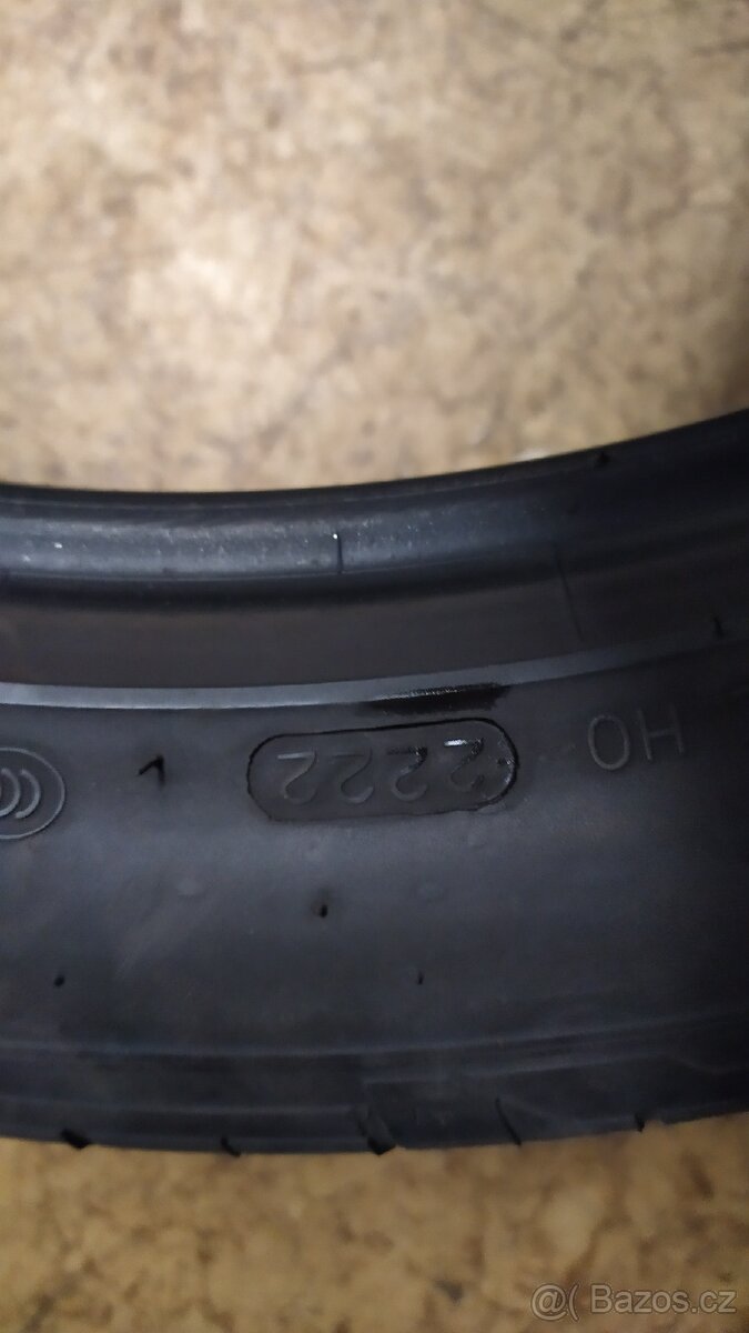 Letní pneu 285/40R22 - 5