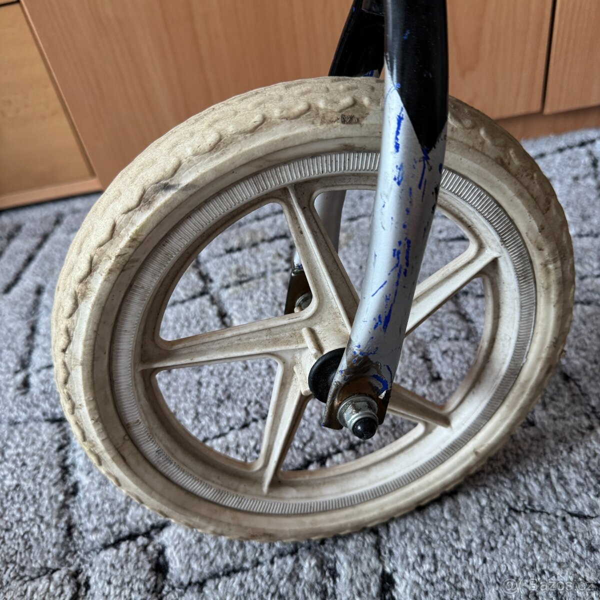 Dětské odrážedlo černobílé - 5