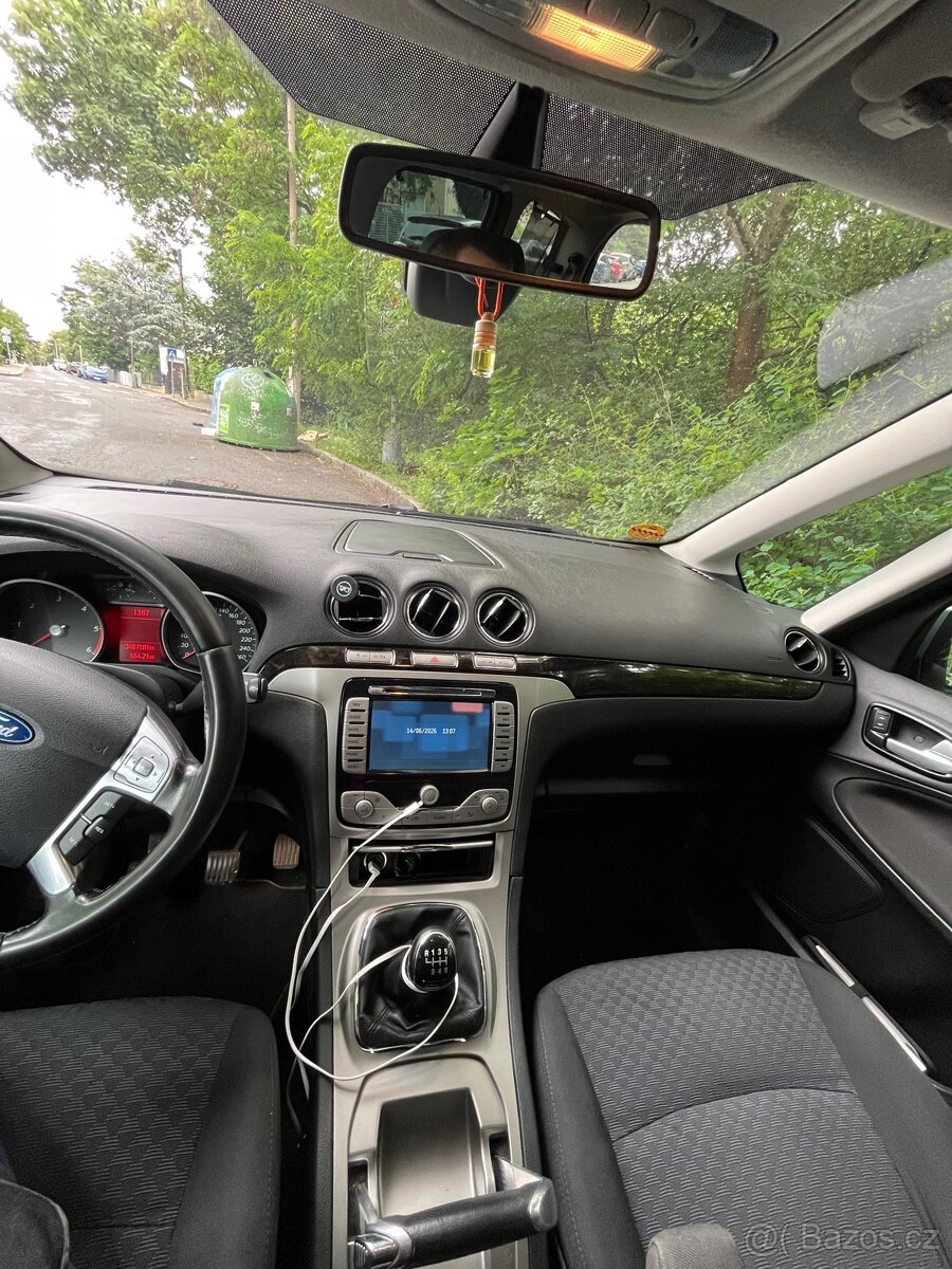 Ford Galaxi - 5