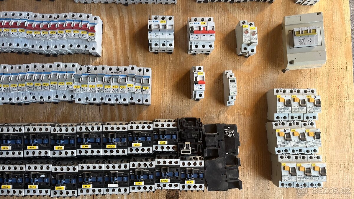 Jističe, pojistky, relé, stykače, proudové chrániče - různé - 5