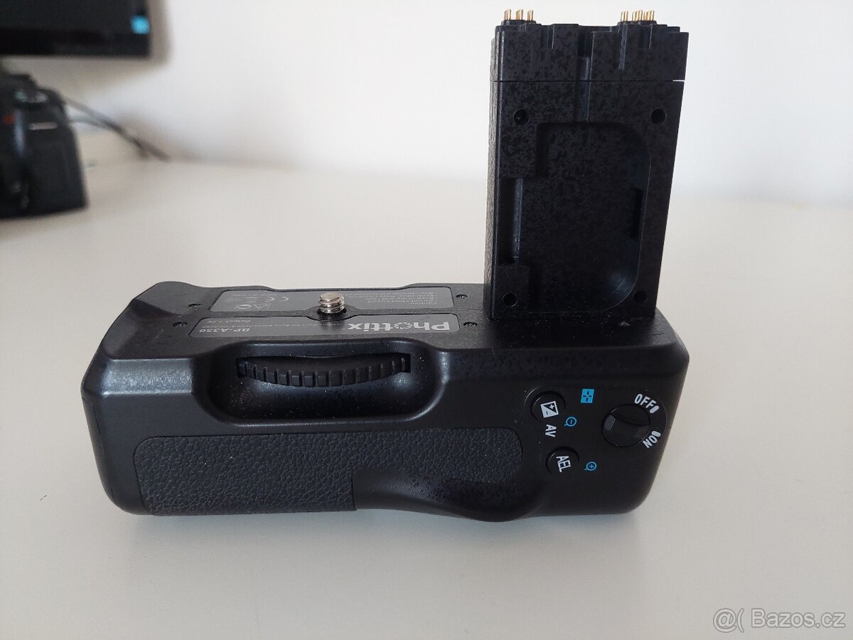 Sony A200, battery grip, příslušenství - 5